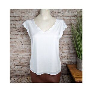Express Ivory Scalloped Short Sleeve Blouse Top Women's Size XS.  New With Tags